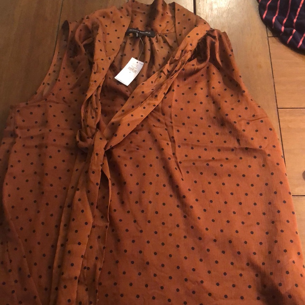 Sleeveless top great for work, rust and black nwt
